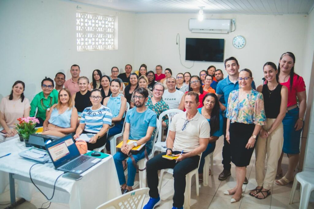 A Prefeitura de Barra de Guabiraba promoveu um encontro com gestores e coordenad…