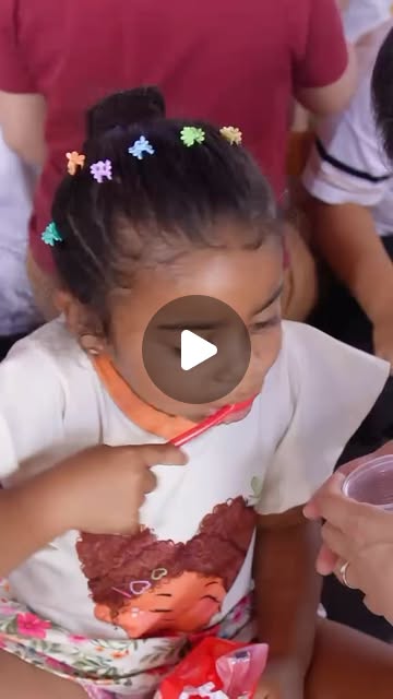 Um sorriso saudável começa com bons hábitos!