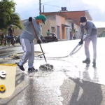 PREFEITURA DE BARRA DE GUABIRABA REALIZA LIMPEZA E SANITIZAÇÃO DE PONTOS ONDE ACONTECEM AGLOMERAÇÕES NA CIDADE