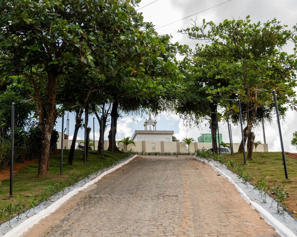 Memórias que permanecem vivas.Neste Dia de Finados, preparamos nosso Cemitério…